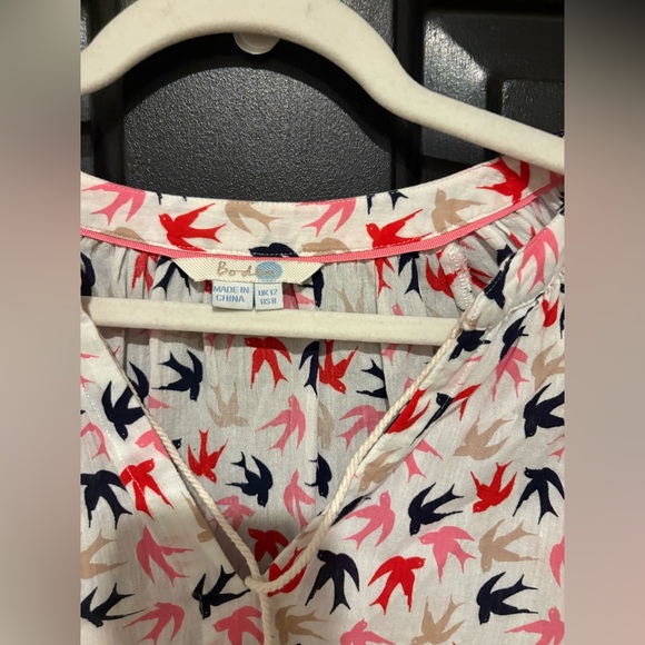Boden Bird Print Tassel Tie Blouse Top Size 8 Pink Navy Red - Picture 2 of 3
